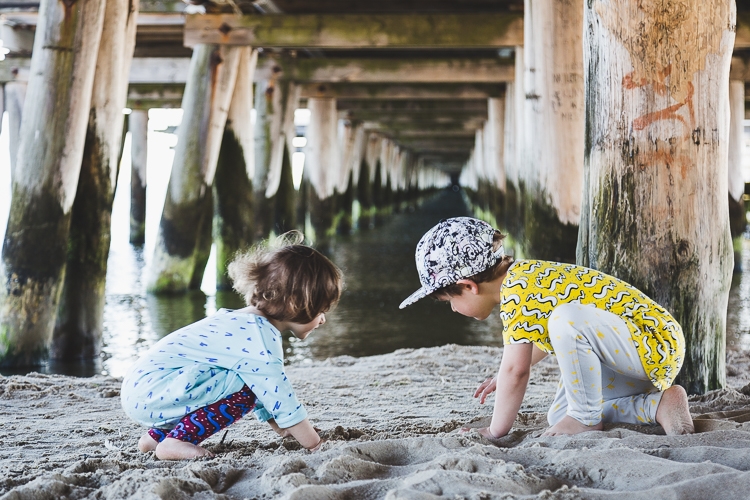 sejsa zdjęciowa mody dziecięcej na plaży w Sopocie